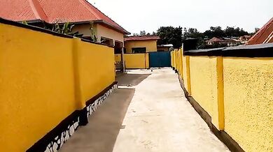 Inzu Irakodeshwa amacye 350k